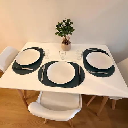 L Escapade Parisienne Netflix Paris Et Apartment Montfermeil