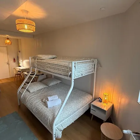 L Escapade Parisienne Netflix Paris Et Montfermeil